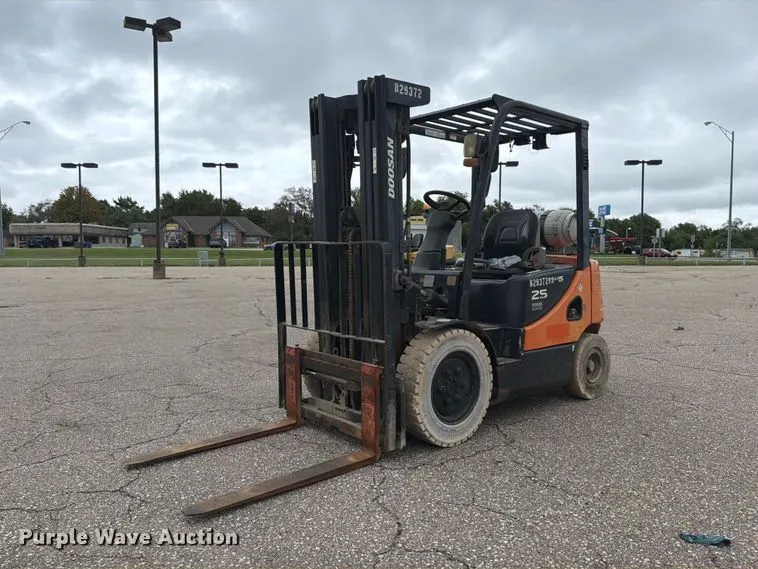 2010 Doosan G25E-5 forklift