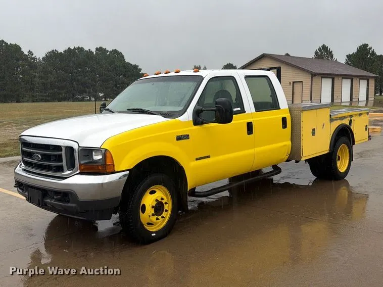 1999 Ford F450 Crew Cab flatbed truck