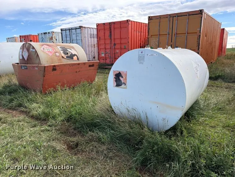 (2) fuel tanks