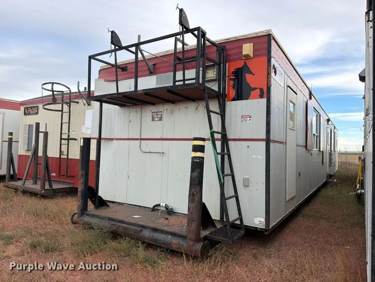 Roadway Wellsite skid mounted living quarters
