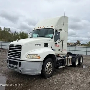 2015 Mack CXU semi truck