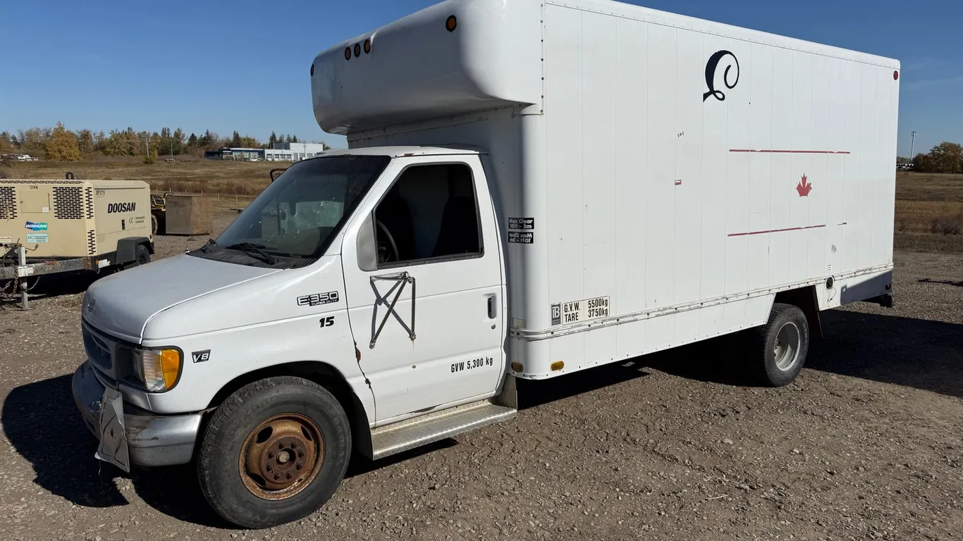 Ford E-Series Van Body Truck (Non-running)