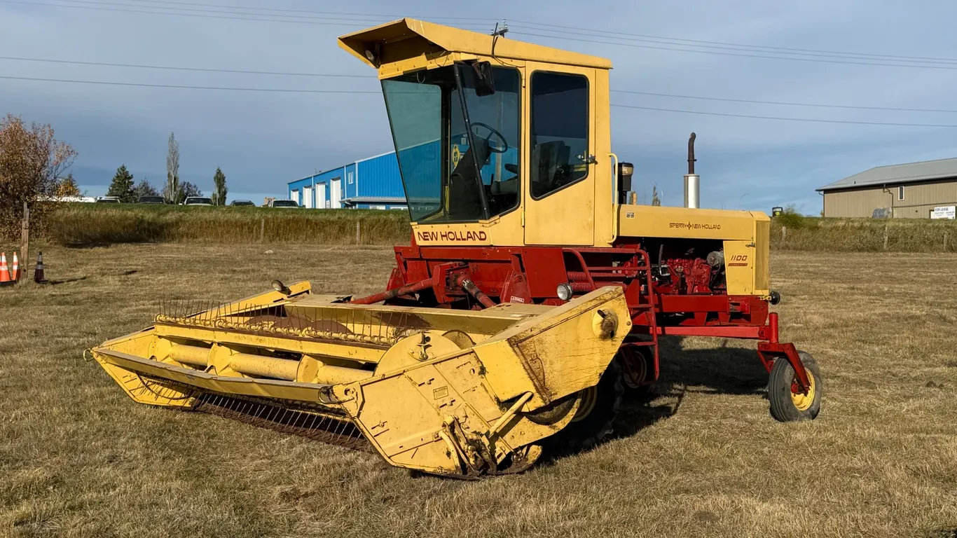 14' New Holland 1100 Self Propelled Haybine