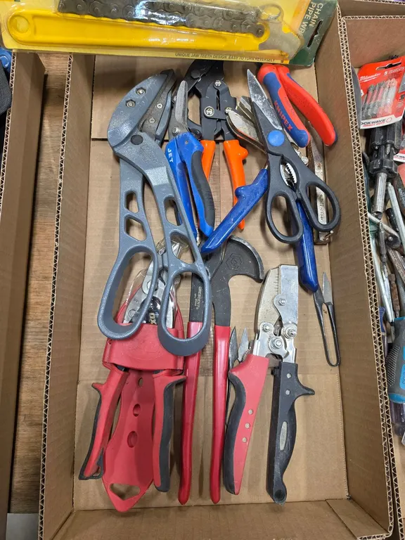 Assorted Metal Snips And Shears