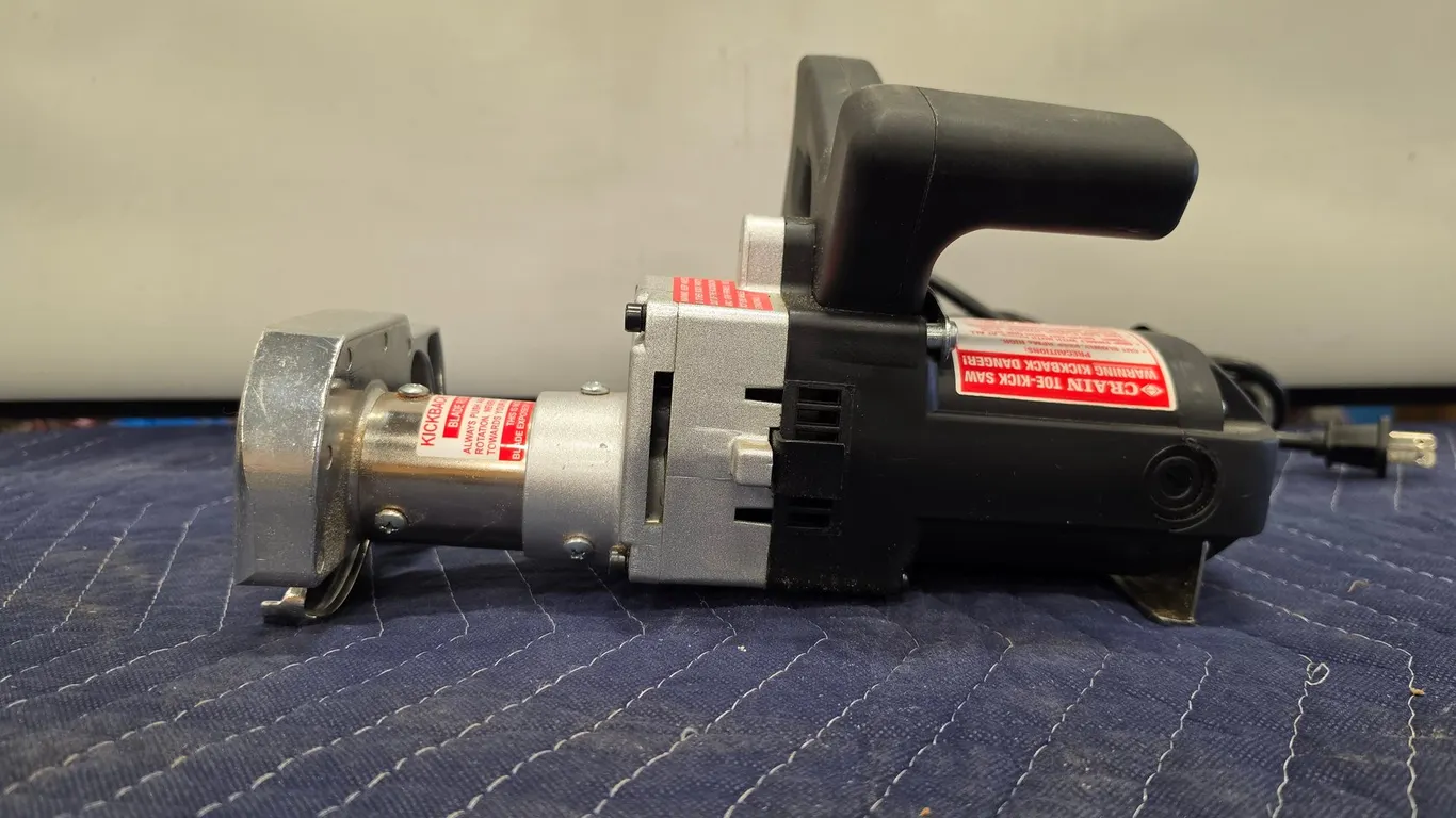 Crain Toe-Kick Saw