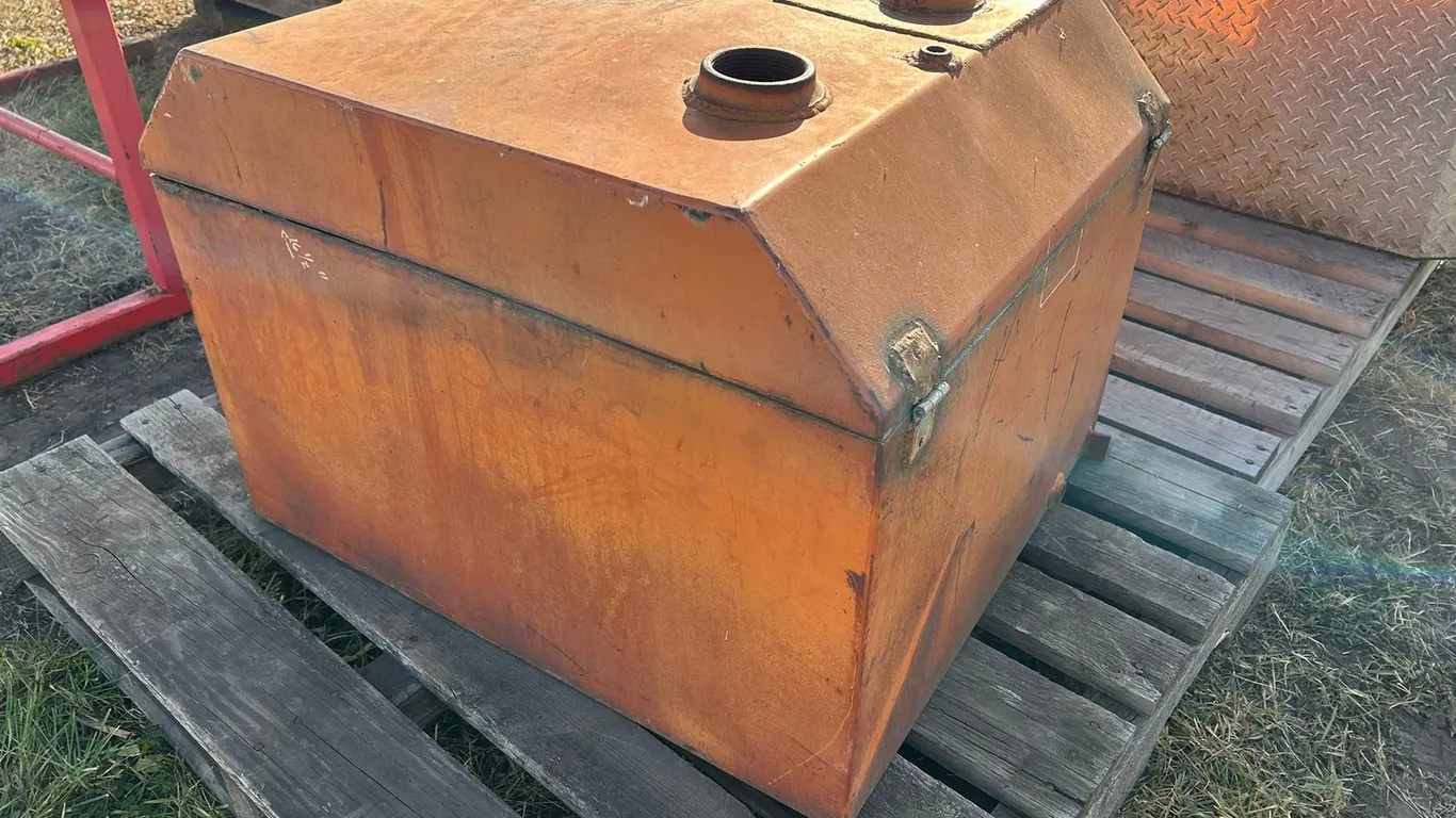Metal Storage Tank 26" x 30" x 22"