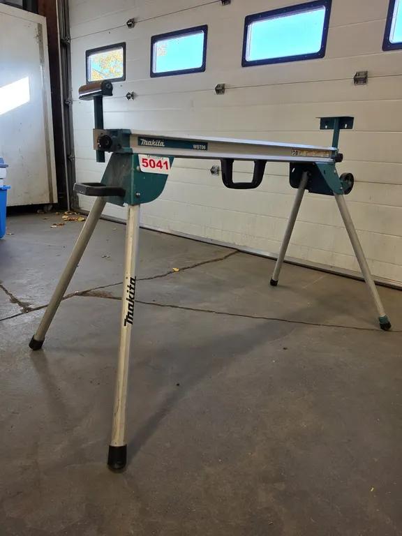 Makita WST06 Miter Saw Stand