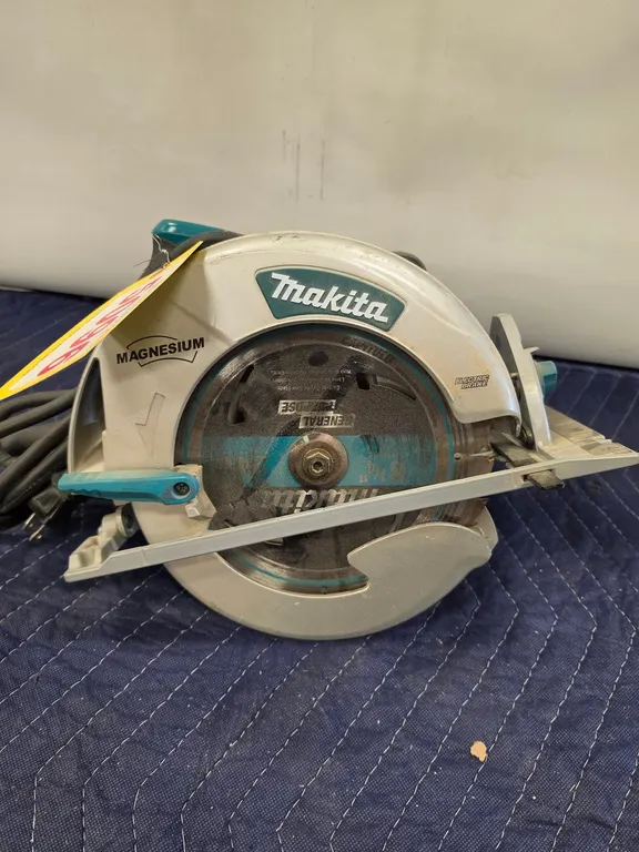 Makita 5008MGA 8-1/4in Circular Saw