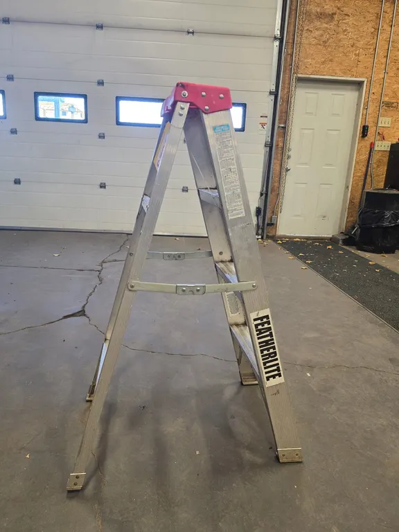 Featherlite Aluminum Step Ladder