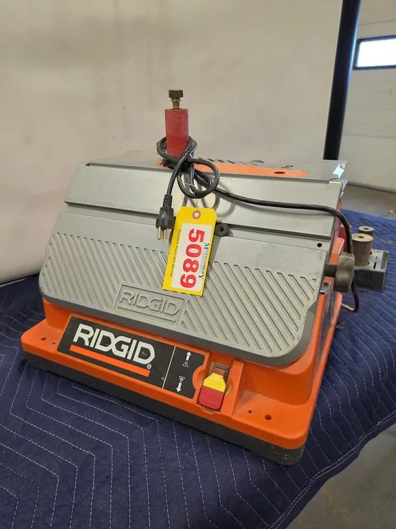 Ridgid Oscillating Belt Spindle Sander