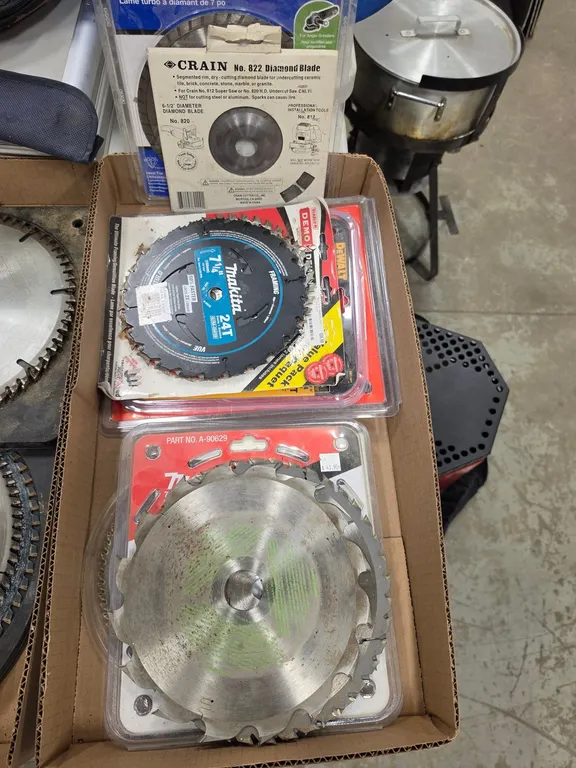Assorted Circular Saw Blades