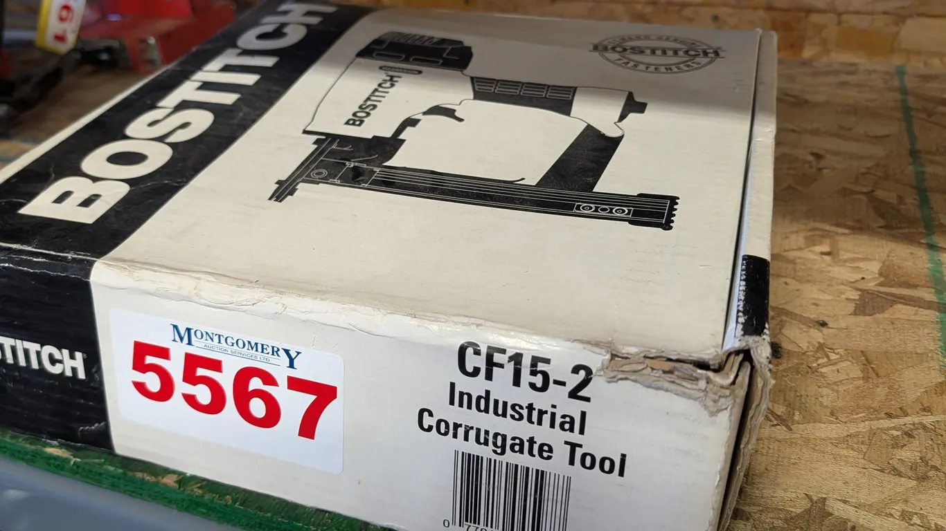 Bostitch CF15-2 Industrial Corrugate Tool