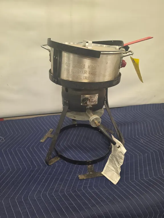 Bass Pro Shops Outdoor Cooker