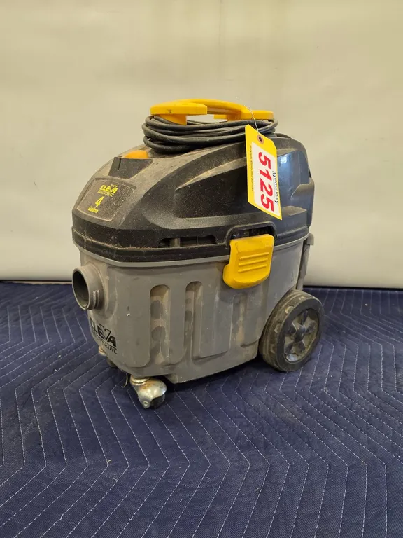 Cleva Industrial 4 Gallon Vacuum