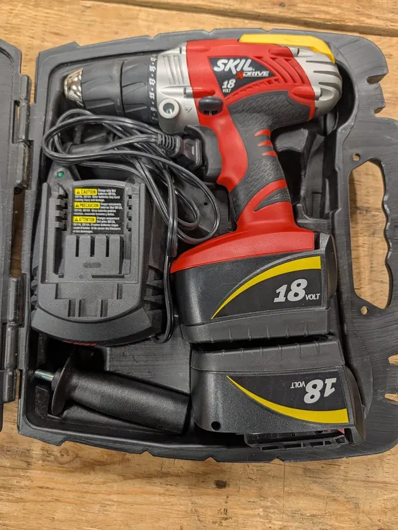 Skil 18V Cordless Drill Set