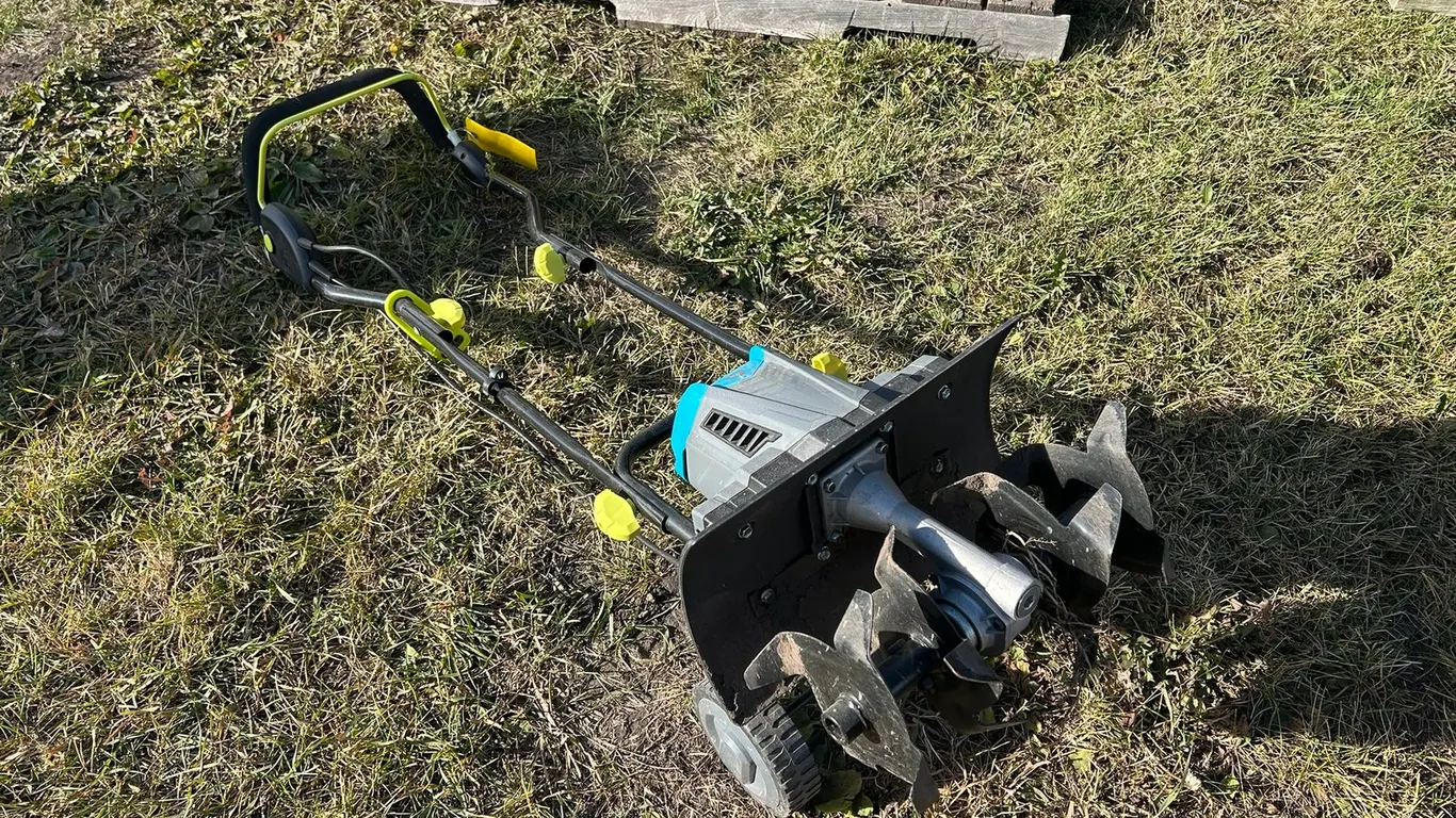 Yardworks Electric Tiller
