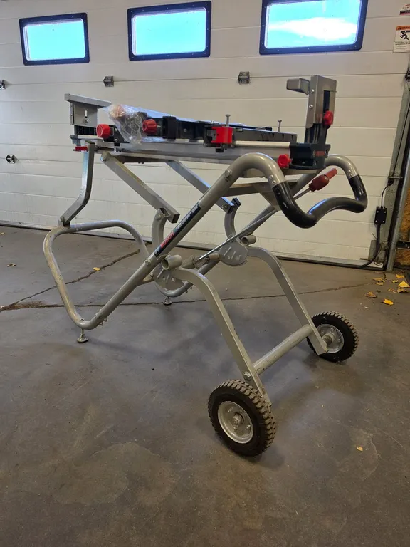 Bosch T4B Gravity-Rise Miter Saw Stand
