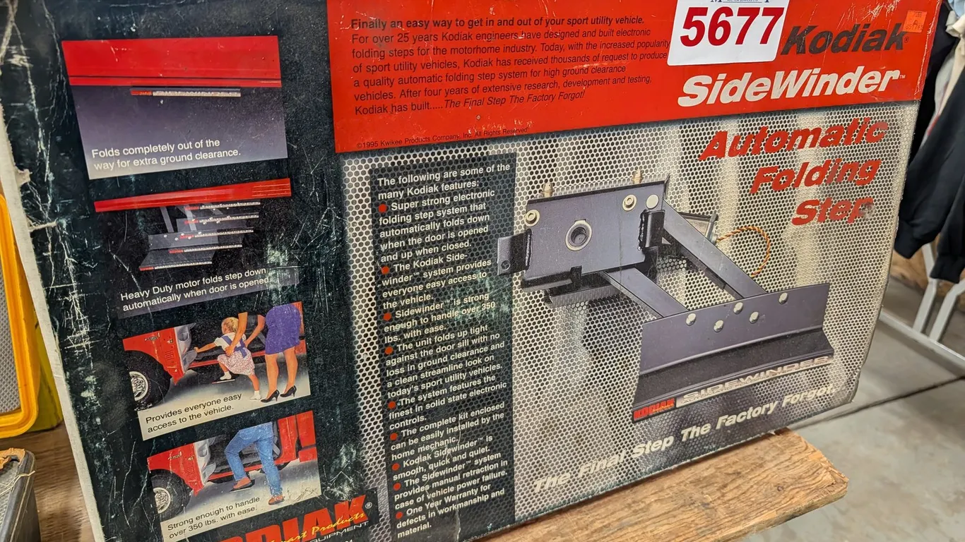 Kodiak SideWinder Automatic Folding Step