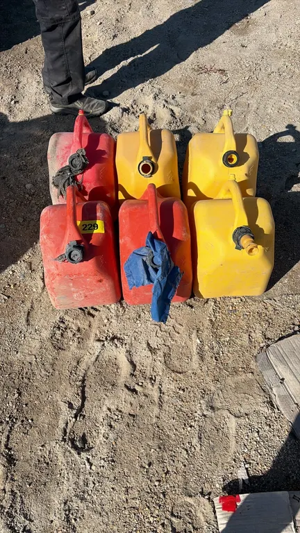 3 Deisel, 3 Gas Jerry Cans
