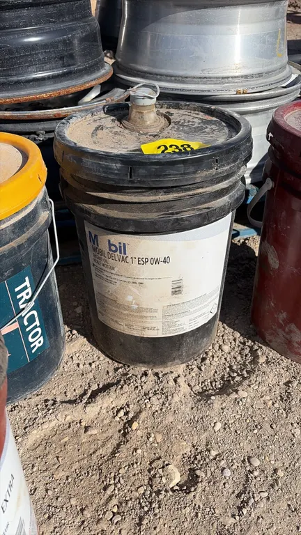 Mobil tractor oil half pail, 0w-40 engine oil half pail