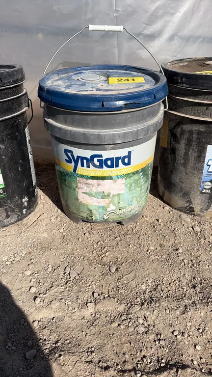 SynGard oil full pail