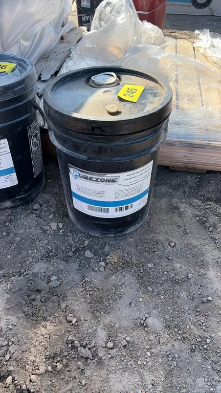 Purezone Hydraulic Oil, full pail