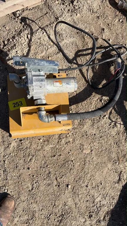 Western 15 PSI slip tank pump