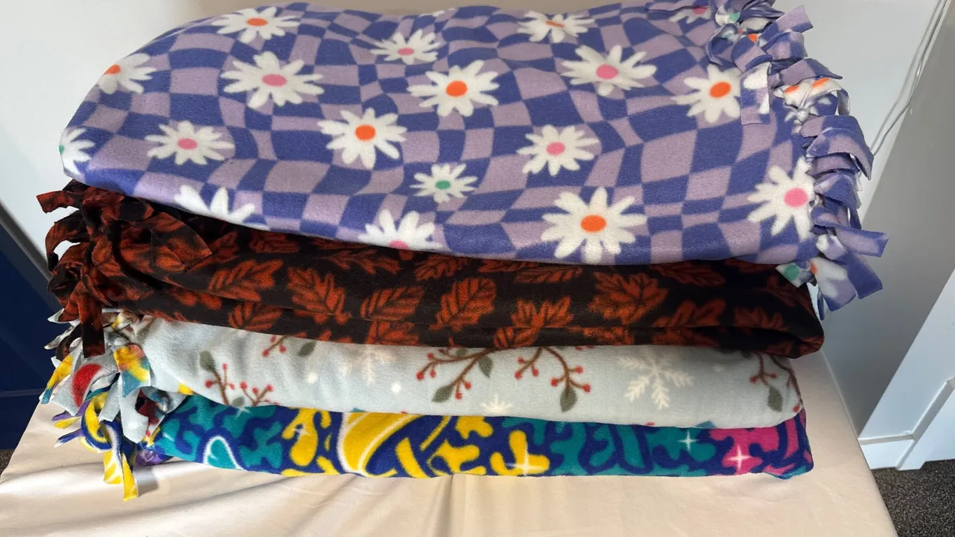 (4) Fleece Tie Blankets