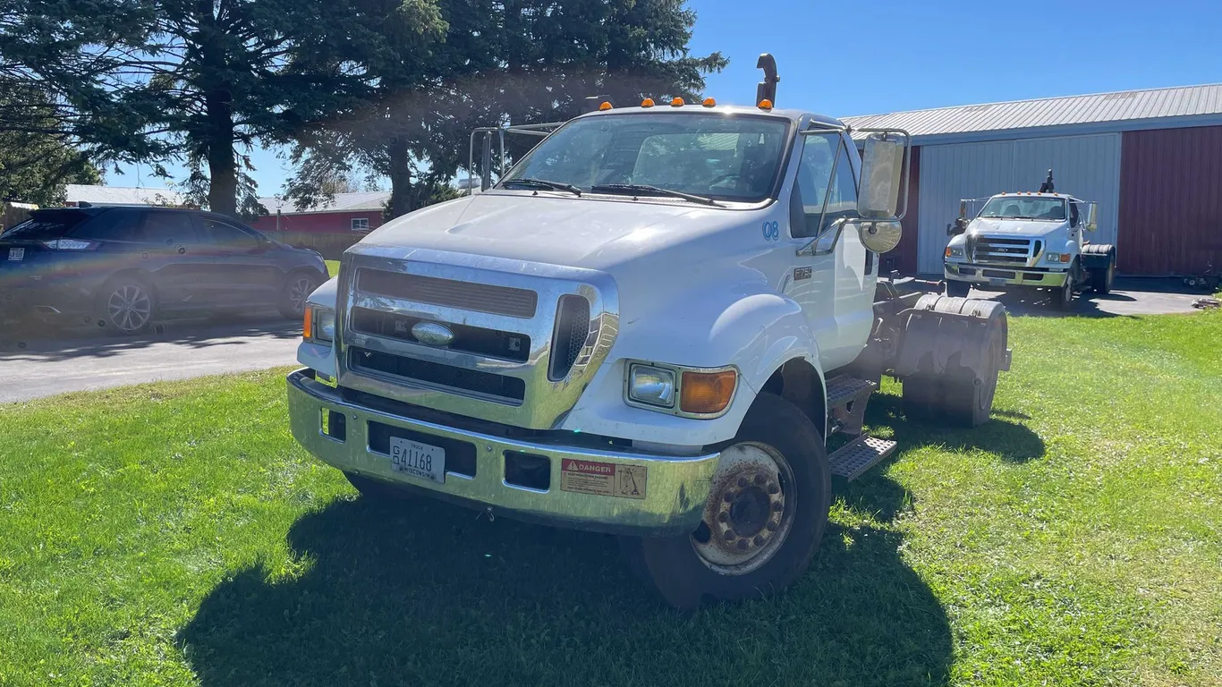 2008 Ford F-750 Hook Truck (Title In Delay) (Pulaski, WI)