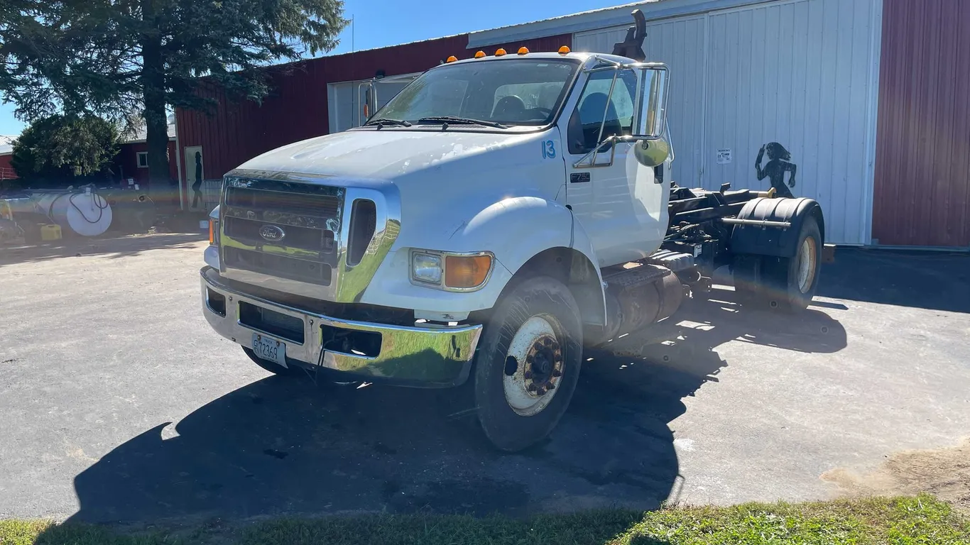2013 Ford F-750 Hook Truck (Title In Delay) (Pulaski, WI)