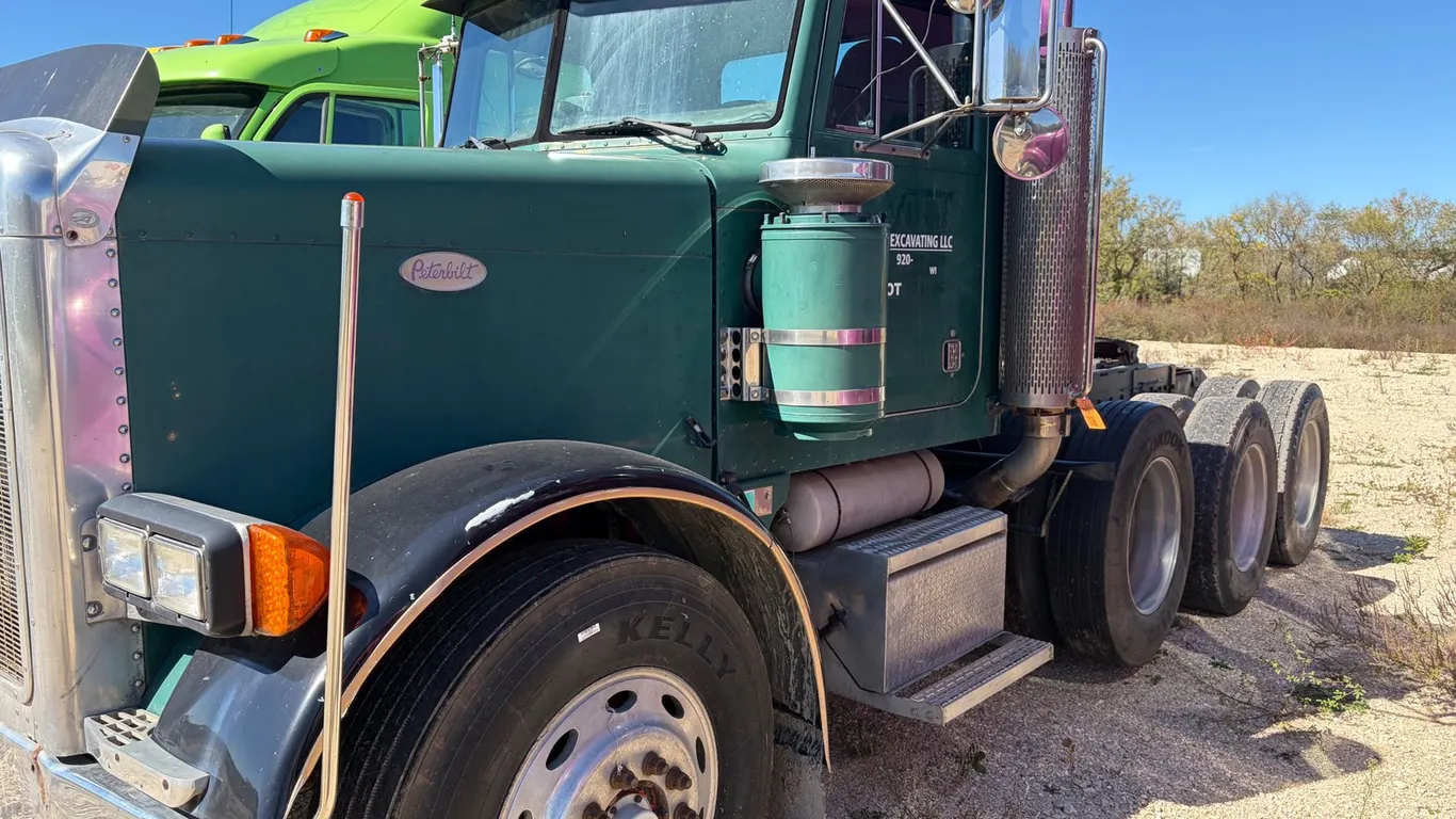 1993 Peterbilt 379 Tri Axle Heavy Haul Semi Truck (Has WI Title) (Mayville, WI)