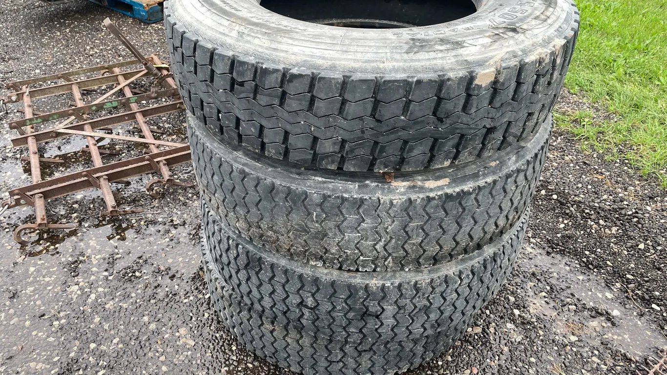11R 22.5 Semi Tires (Denmark WI)