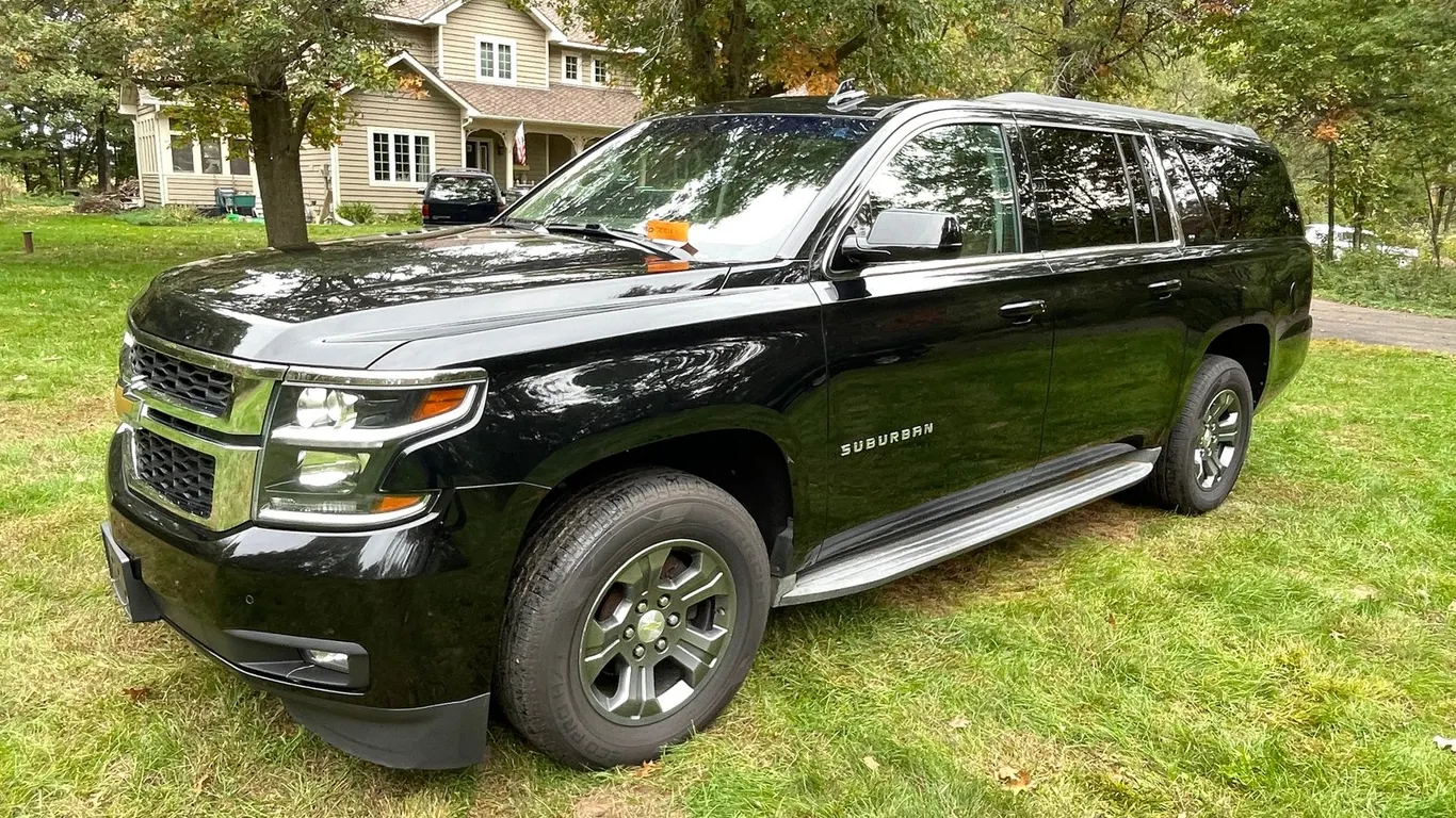 2015 Chevy 1500 LT 4X4 Suburban (Has WI Title) (Colfax, WI)