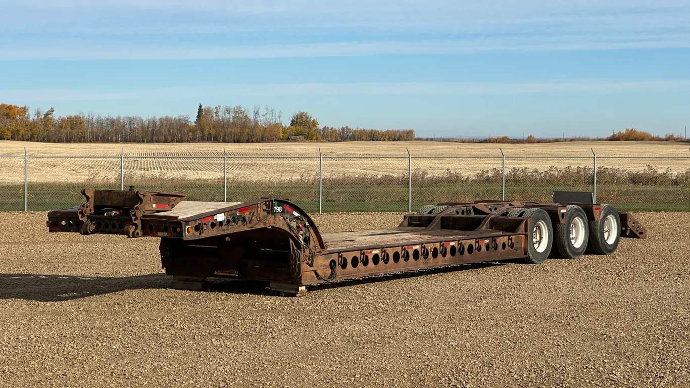 1990 Peerless Tri/A Double Drop Removable Neck Lowboy Trailer