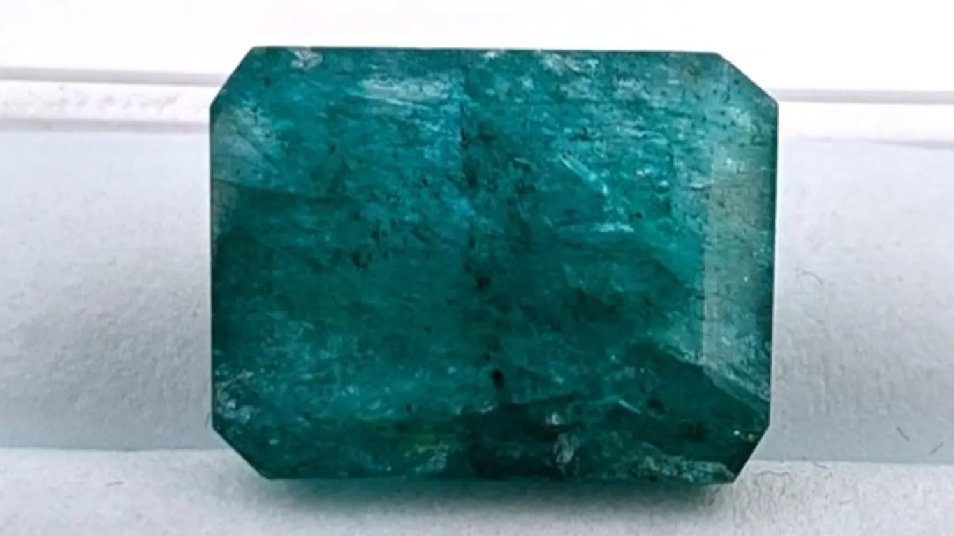 13.8 ct Certified Zambian Emerald gemstone ($16,491 Appraisal)