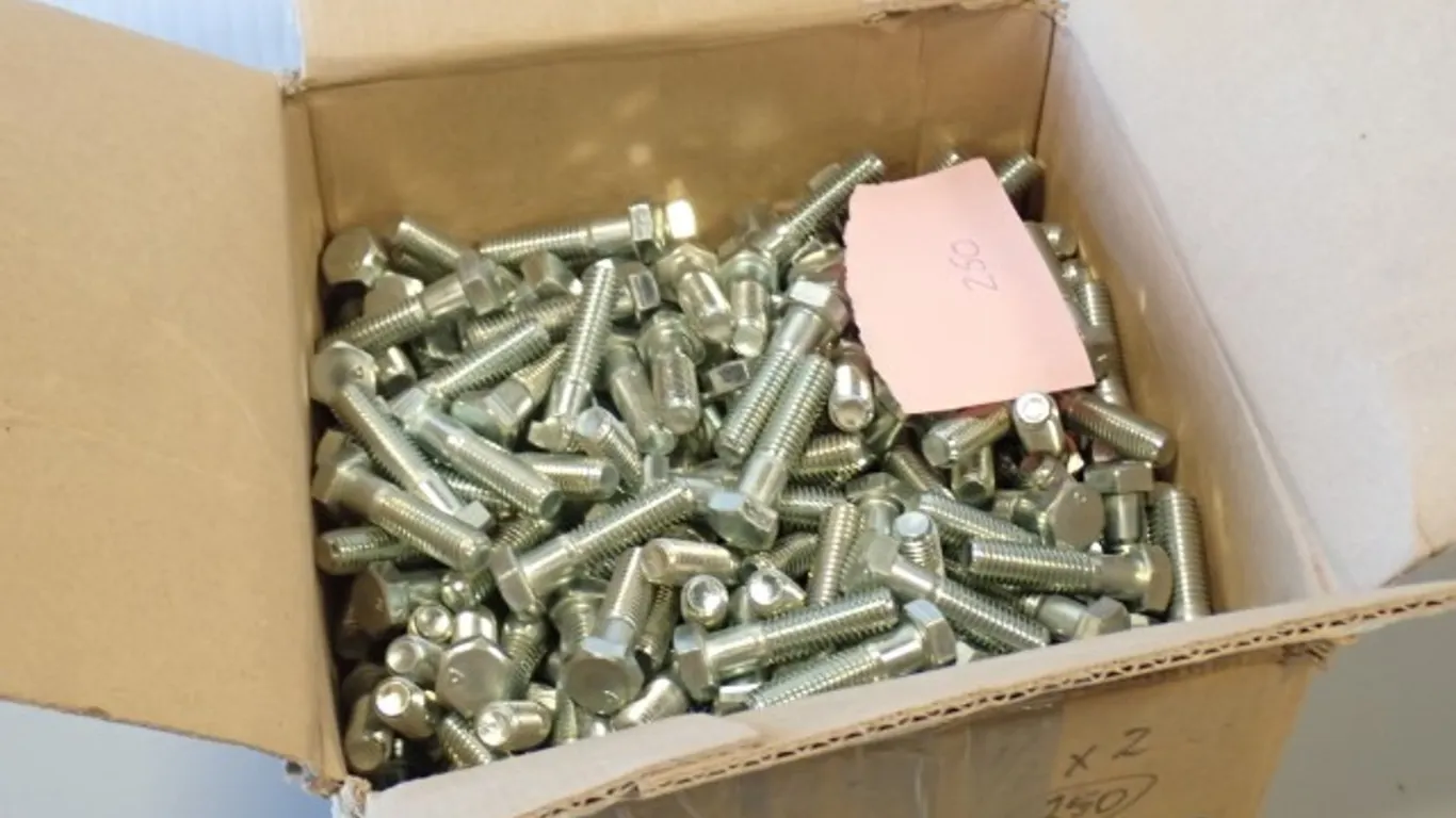 NEW Hex Cap Screws/Bolt