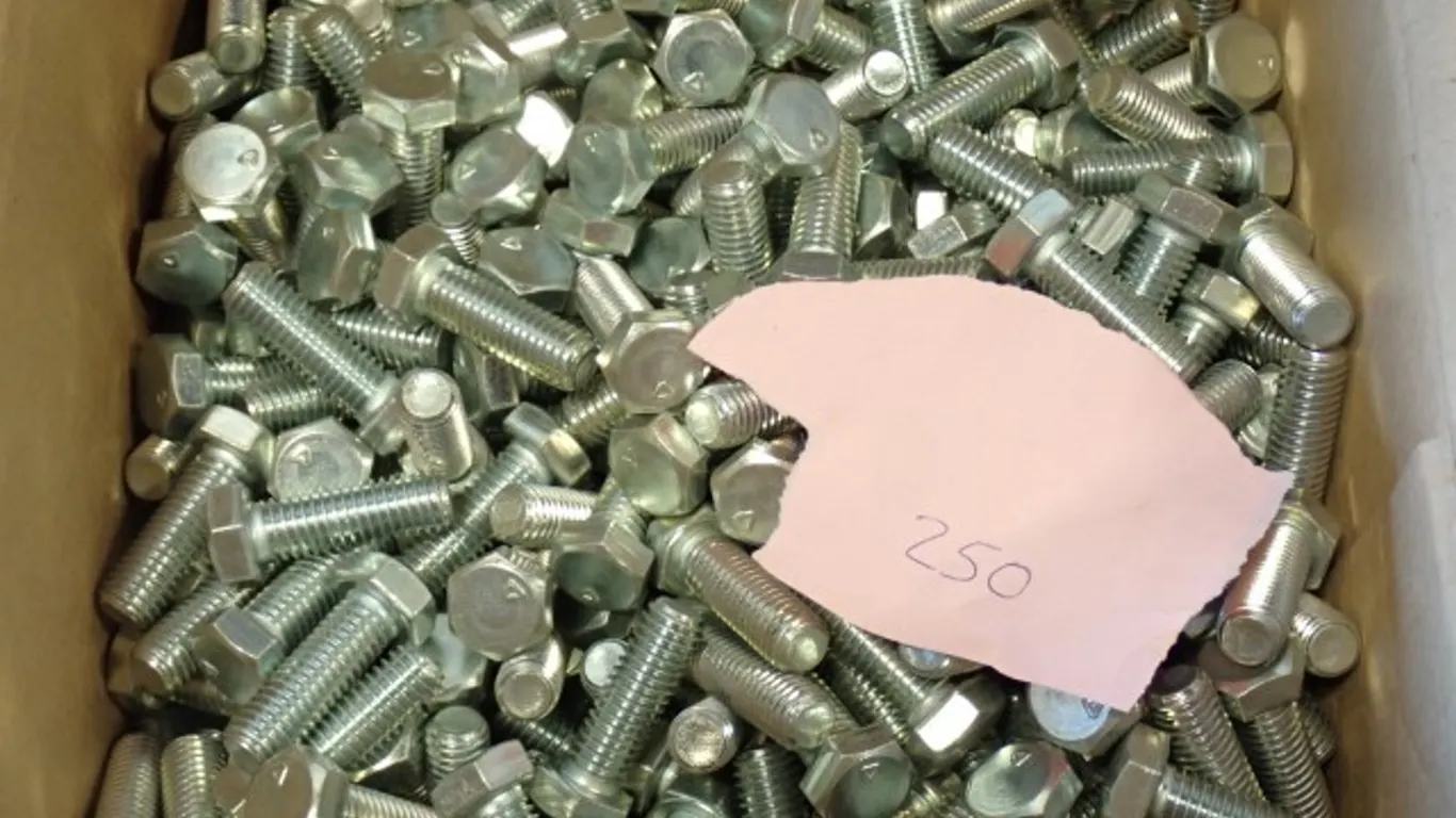 NEW Hex Cap Screws/Bolt