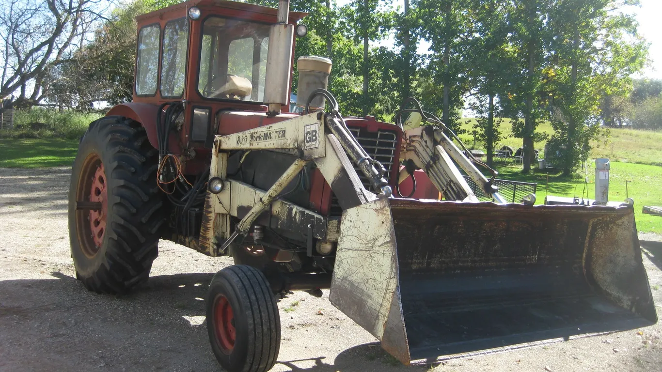 IHC 1026 Tractor