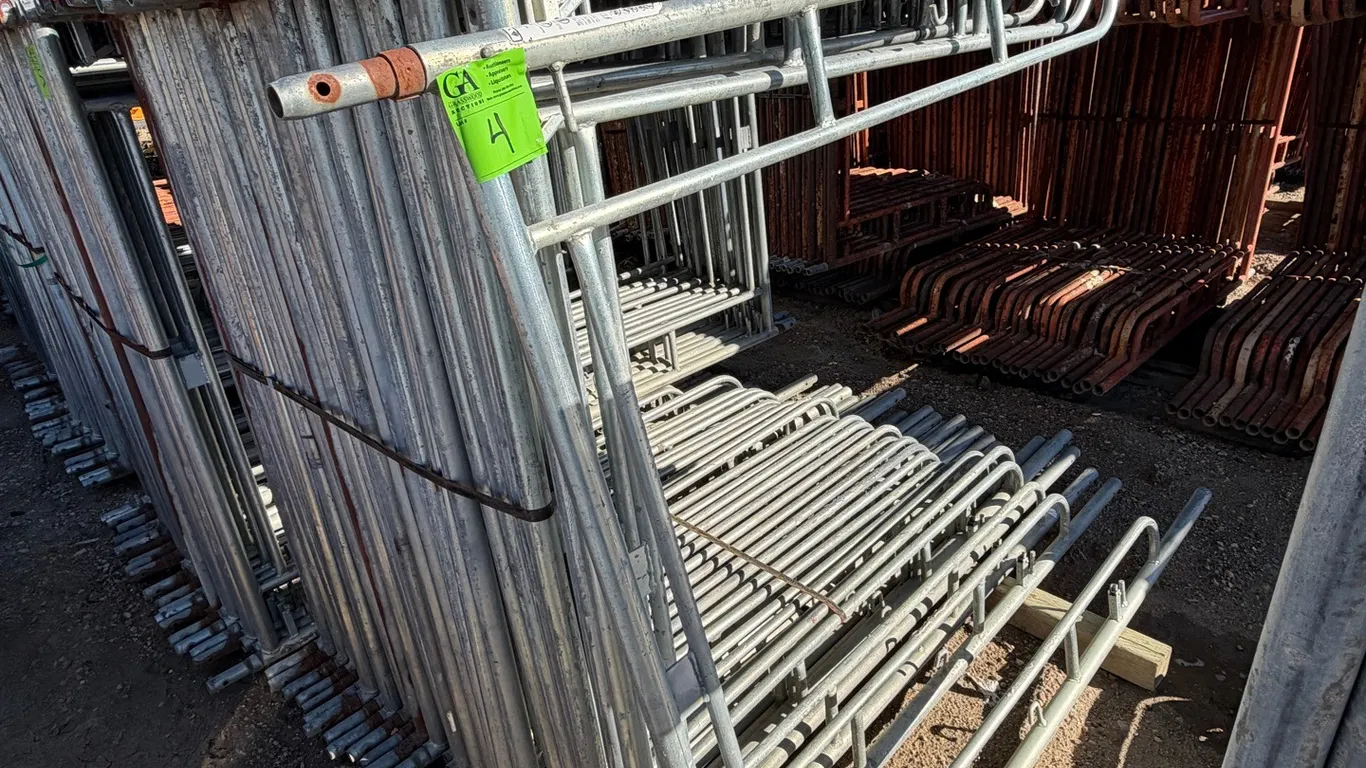 31 Galvanized Steel Scaffold Frames, 5x7ft