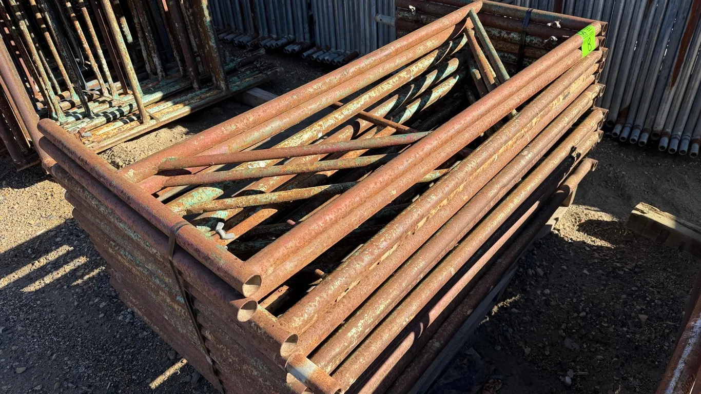 13 Galvanized Steel Scaffold Frames, 5x3ft