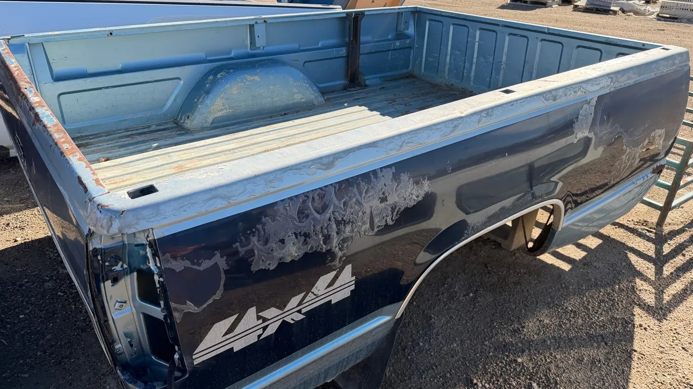 1990s Chevrolet C/K 8’ Fleetside Pickup Truck Box w/ Tailgate