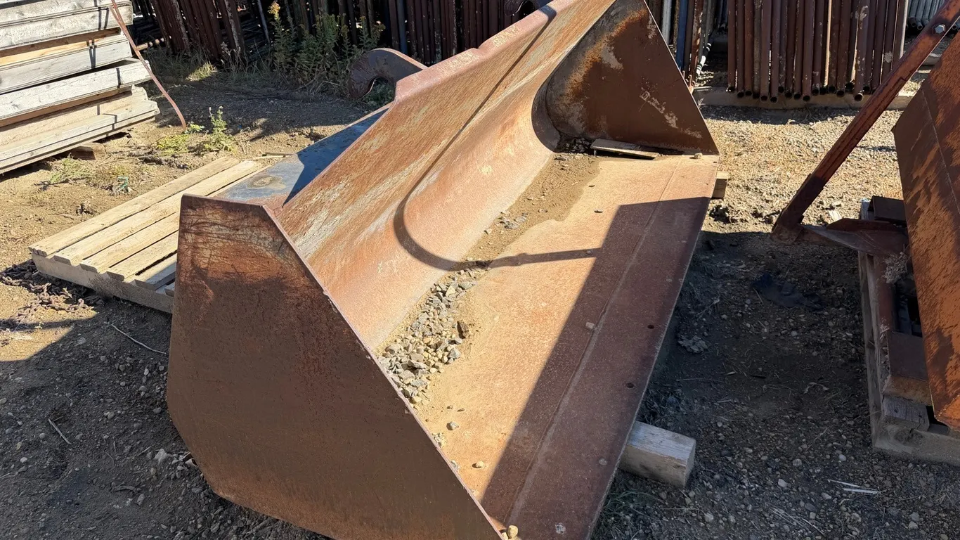 JCB 1-1/4 Cu. Yd. General Purpose Loader Bucket – 450 kg