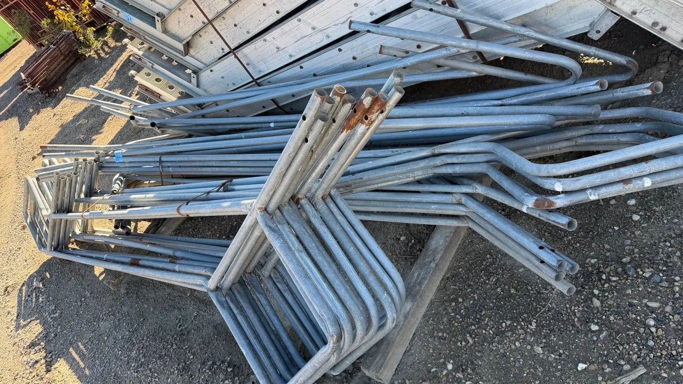 Approx 20 Galvanized Steel Scaffold Guardrails & End Frames, 12ft long
