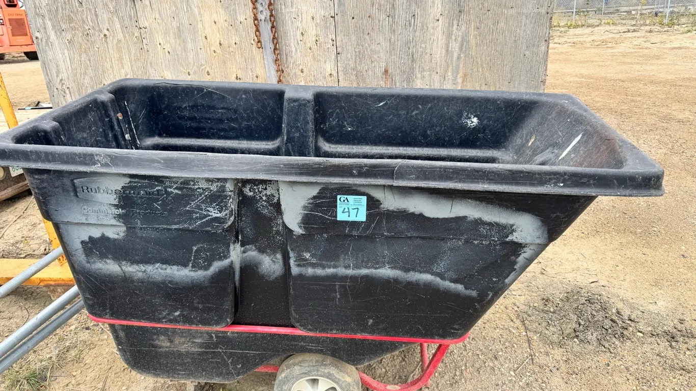Rubbermaid Commercial Heavy-Duty Tilt Truck – 67” x 30” x 42”, poly