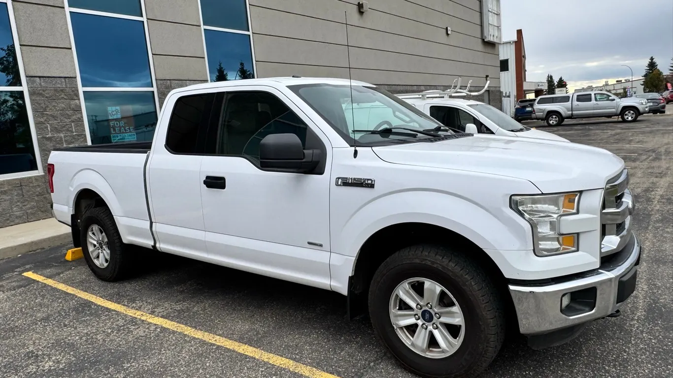 2014 Ford F-150 XLT SuperCab EcoBoost Pickup Truck – 304,344 km
