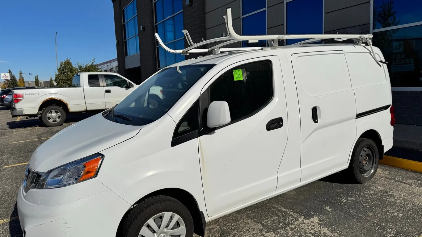 2017 Nissan NV200 Cargo Van w/ Ladder Rack & Interior Tool Storage