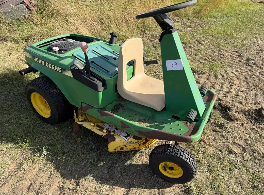 John Deere Ride-On Mower Tractor (Non-Runner)