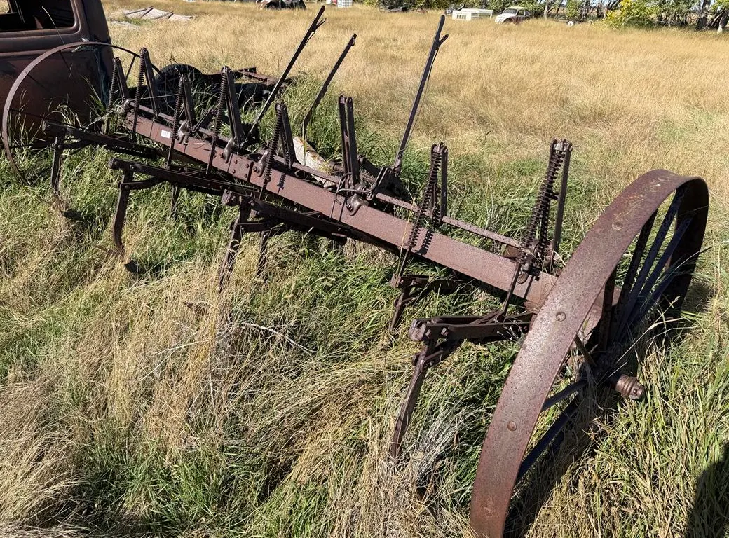 Vintage Hay Rake 12' - Clevis Hitch