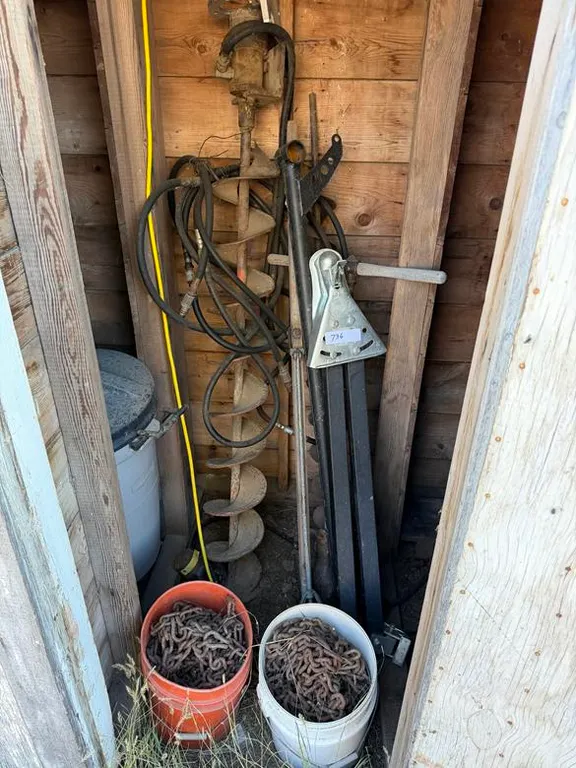 Tow Hitch, Chain, Hydraulic Digger Auger & Post Auger