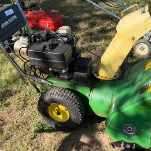 John Deere 824 Gas Snow Blower